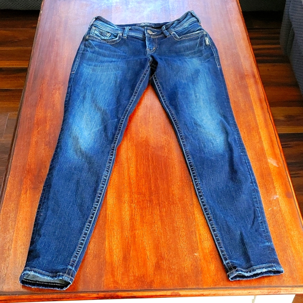 Womens size 27/31 Silver brand Skinny leg Jeans